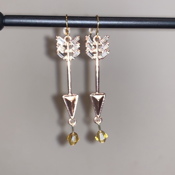 Arrow Earrings - Picture 1 of 1